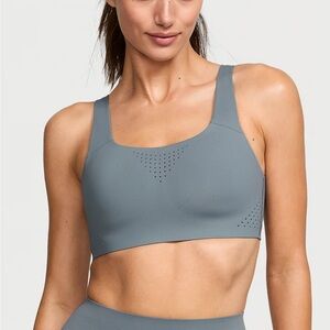 Victoria's Secret Featherweight Max Sports Bra (Dark steel; 40DD) - NWT!